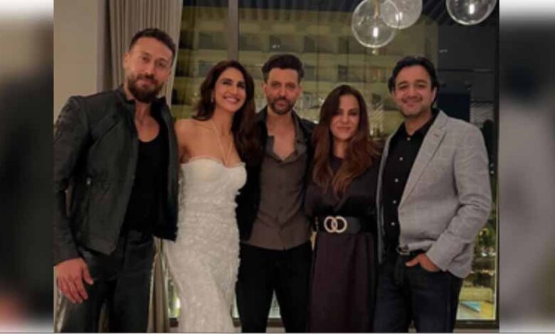 एक ही फ्रेम में कैद हुए ऋतिक, टाइगर और वाणी, सिद्धार्थ आनंद ने दिखाई ‘वॉर’ रीयूनियन की झलक