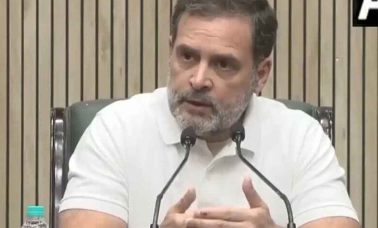 दिल्ली विधानसभा चुनाव के नतीजों से पहले नेता प्रतिपक्ष राहुल गांधी ने महाराष्ट्र चुनाव में गड़बड़ी का शक जताया
