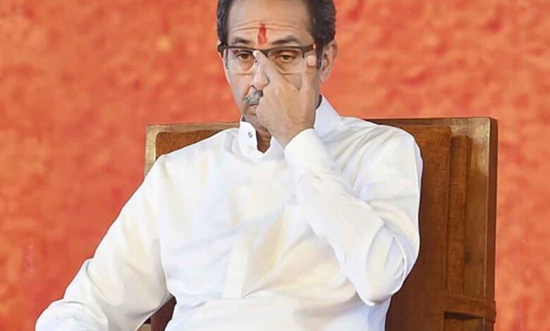 उद्धव सेना ने सांसदों को लेकर एडवाइजरी जारी कर दी, शिंदे गुट के नेताओं से मुलाकात न करने की दी नसीहत