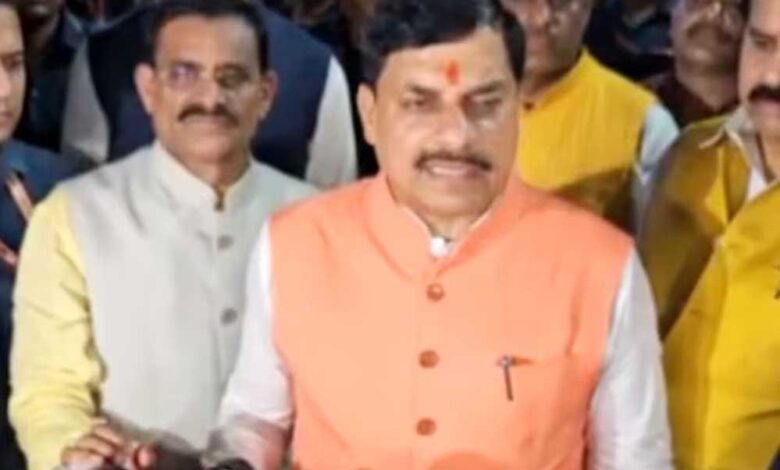 मंत्री शाह के विवादित बयान से प्रदेश में सियासी घमासान, CM मोहन बोले पहले सिद्धारमैया से इस्तीफा मांग ले