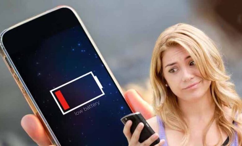 आखिर कौन खा रहा है आपके फोन की बैटरी, जानिए इन दुश्मनों को