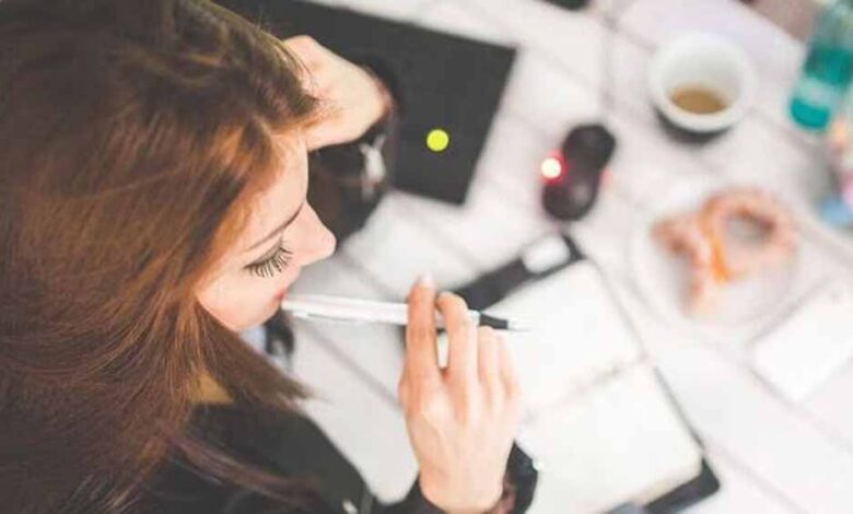 करियर से लंबा ब्रेक महिलाओं की मजबूरी, खुद को नई स्किल से करें अपडेट