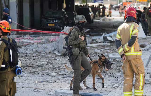 सेंट्रल इजरायल में ईरान ने दागी मिसाइल, इजरायल ने मार गिराया, ईरान में अब तक 950 मौतें