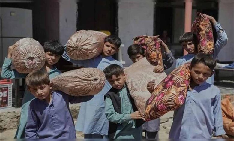 पाक सरकार की अवैध विदेशियों पर कार्रवाई, अफगानों को बेहद कम समय में अपना घर छोड़ने के लिए मजबूर किया