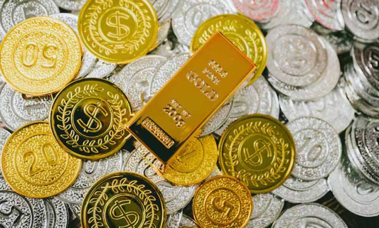 आज चांदी की गर्मी थोड़ी कम हुई है, वहीं, सोने के तेवर भी नरम हुए