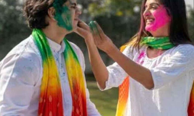 होली के त्योहार पर आउटफिट का चुनाव बेहद खास होता है, पहनें ये स्टाइलिश आउटफिट्स, लगेंगे खूबसूरत