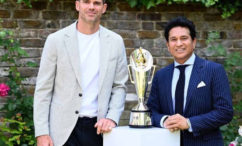 इंडिया- इंग्लैंड टेस्ट सीरीज से पहले हो गया आधिकारिक नामकरण, ट्रॉफी के साथ नजर आए सचिन और एंडरसन