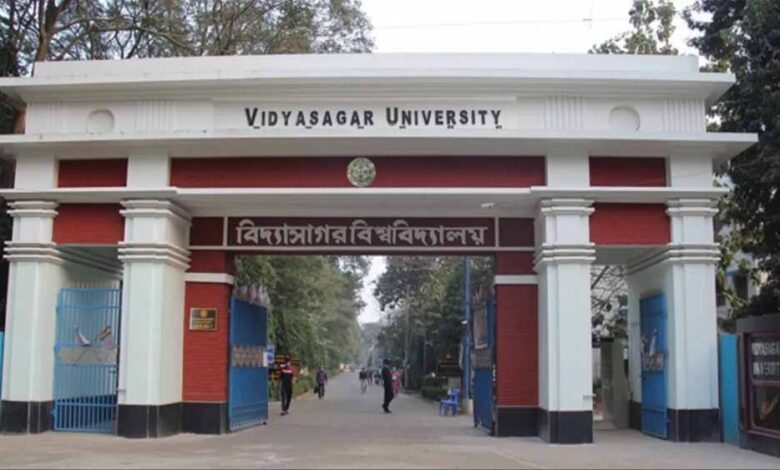 विद्यासागर यूनिवर्सिटी में विवाद, पेपर में स्वतंत्रता सेनानियों को बताया आतंकी, कार्रवाई शुरू