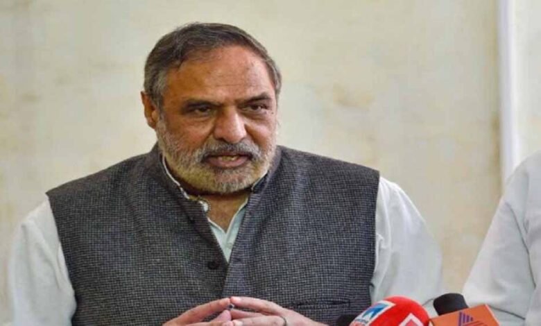 दिग्गज नेता का अचानक इस्तीफा, वजह ने चौंकाया – Khabar Jagat