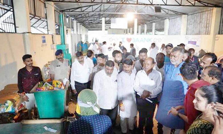 पंचायत एवं ग्रामीण विकास मंत्री पटेल ने ग्राम बांक, इंदौर में एम.आर.एफ. प्लांट का निरीक्षण किया