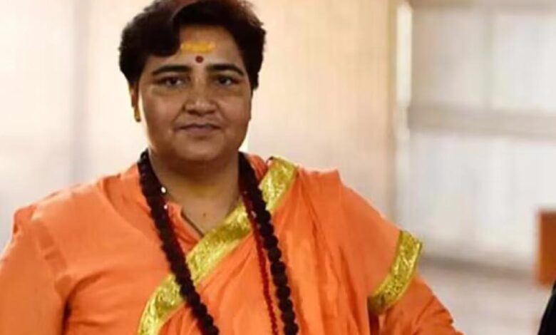 साध्वी प्रज्ञा का बयान- आतंकवाद का रंग हरा होता, मुसलमान आतंकवाद होता है, ये निश्चित है