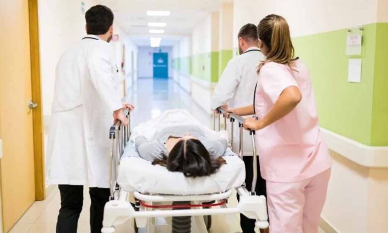 कैशलेस इलाज पर संकट! अस्पताल-इंश्योरेंस कंपनियों की जंग में मरीज फंसे