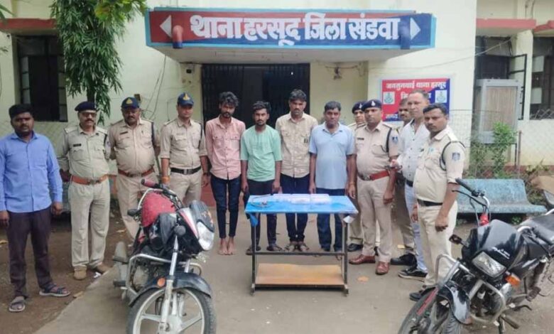 क्रिकेट खेलते-खेलते गैंग बनाकर करते थे चोरी, दिन में रेकी और रात में वार, चार गिरफ्तार