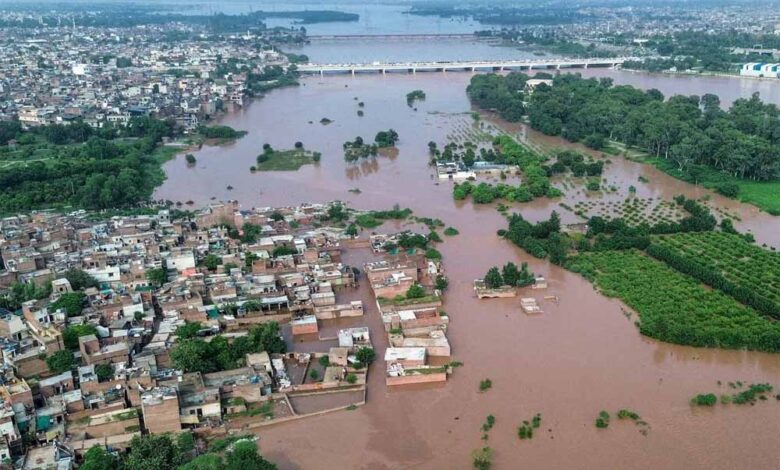 लाहौर में पानी घुसा तो पाकिस्तान ने भारत पर फोड़ा ठीकरा, सिंधु जल समझौते का रोना रोया
