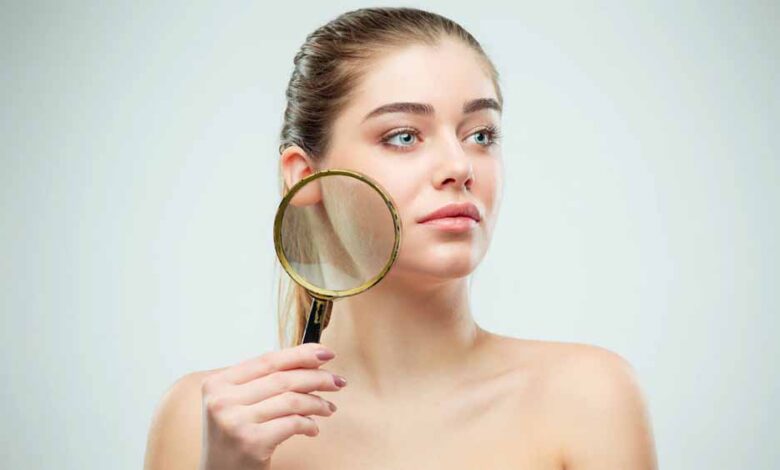 रोजाना मॉइस्चराइज़र के बावजूद स्किन क्यों रहती है ड्राई? जानें 5 छुपे कारण