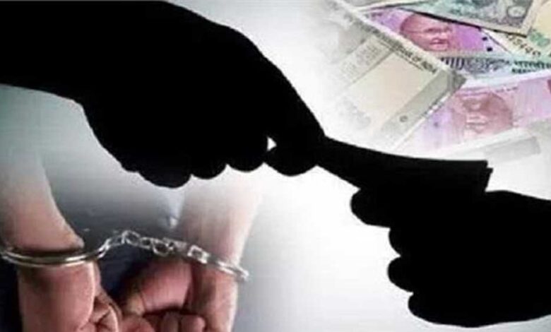 9 हजार की रिश्वत लेते रंगे हाथ गिरफ्तार हुआ पशु चिकित्सक, लोकायुक्त की बड़ी कार्रवाई – Khabar Jagat