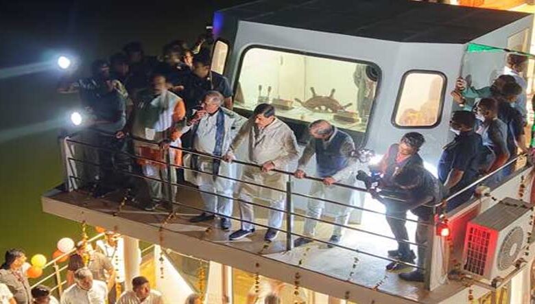 मुख्यमंत्री डॉ. यादव ने चम्बल नदी में क्रूज़ की सवारी की और गुनगुनाए गीत