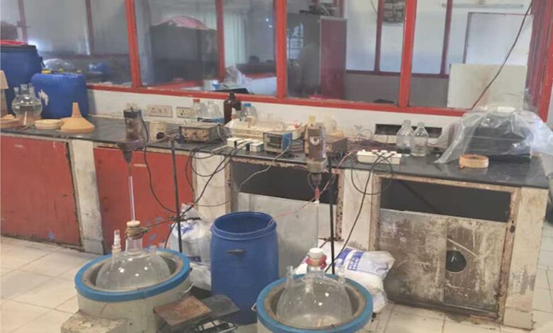 मुंबई में 12 हजार करोड़ की ड्रग फैक्ट्री का भंडाफोड़, 12 गिरफ्तार