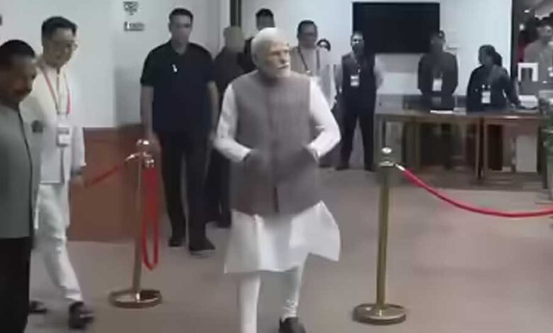 NDA उम्मीदवार को 427 से ज्यादा सांसदों का समर्थन, वोटिंग शुरू – PM मोदी ने डाला पहला वोट – Khabar Jagat