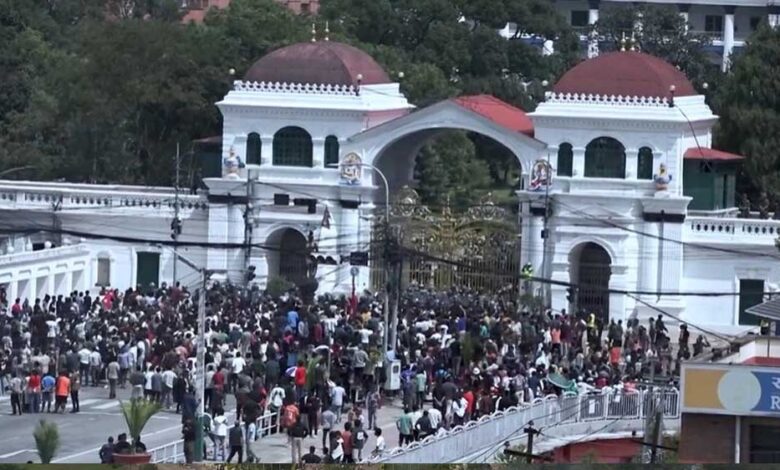 PM केपी शर्मा ओली ने दिया इस्तीफा, संसद भवन में आगजनी – Khabar Jagat