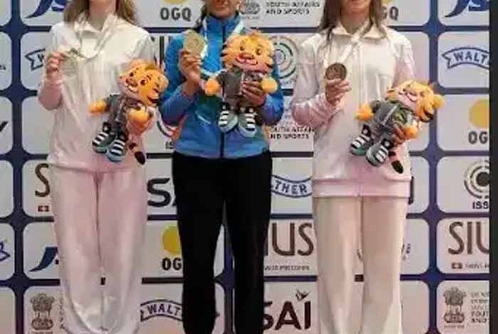 शानदार प्रदर्शन! अनुष्का का दूसरा गोल्ड और एड्रियन का सिल्वर पदक जूनियर विश्व कप में