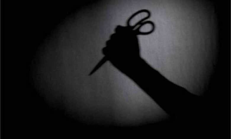 प्रेमिका निकली धोखेबाज, जेल से छूटते ही युवक ने कैंची से किया हमला