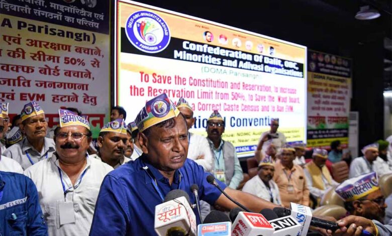 ट्रंप सलाहकार के बयान पर मचा घमासान, कांग्रेस नेता भी बोले- ब्राह्मणों को मिला फायदा