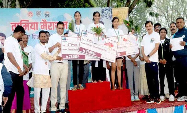 तामिया की घाटियों में दौड़े 9 राज्यों और 20 जिलों के धावक