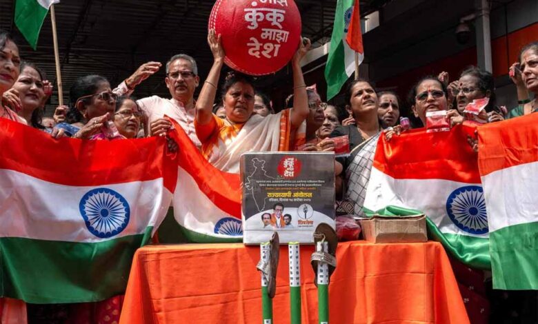 देशभर में भारत-PAK मैच का विरोध, BCCI पर भड़का विपक्ष, बीजेपी के साथी भी हमलावर