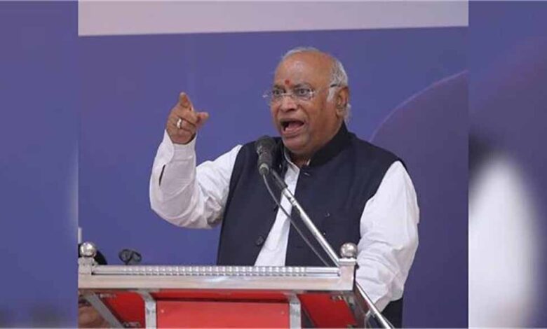 काम नहीं करने वालों को तुरंत पार्टी से बाहर निकालो – Khabar Jagat