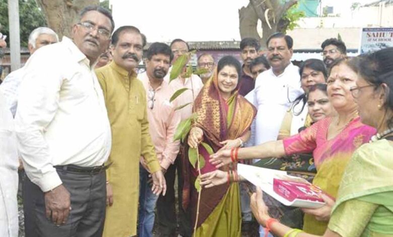 राज्यमंत्री श्रीमती गौर बोलीं – प्रधानमंत्री मोदी ने राष्ट्रसेवा से बढ़ाया भारत का गौरव