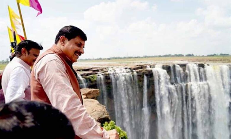 मुख्यमंत्री डॉ. यादव ने किया मऊगंज के बहुती जल प्रपात का अवलोकन