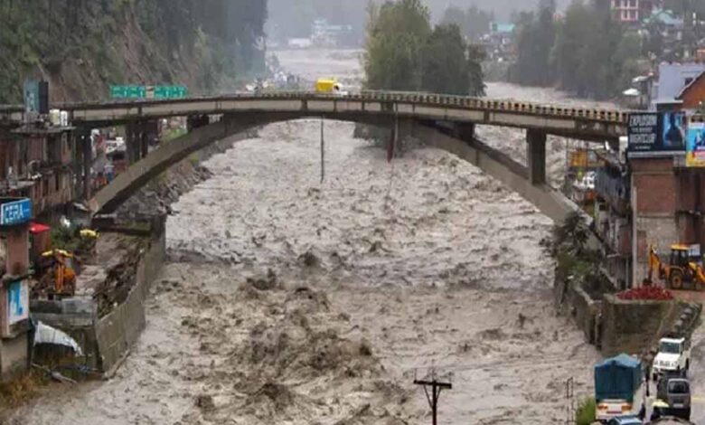 583 लिंक रोड और 3 राष्ट्रीय राजमार्ग बंद, 215 की मौत – Khabar Jagat