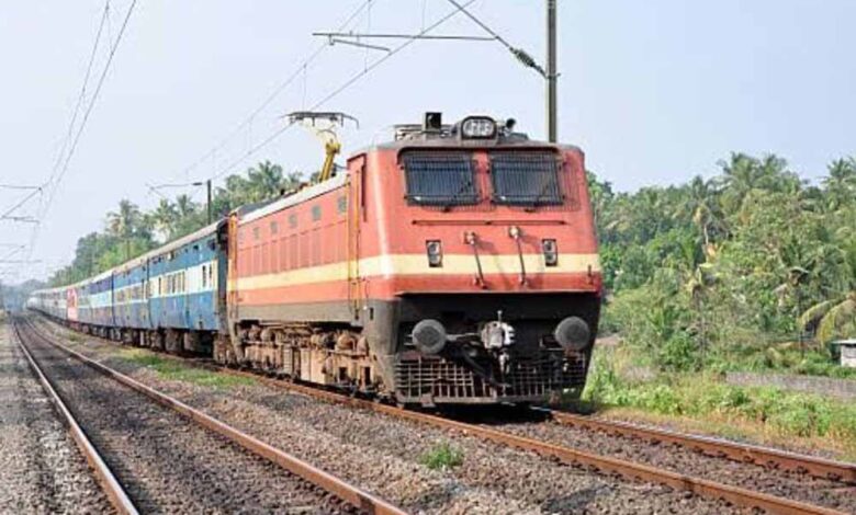 ताज़ा फलों की ढुलाई के लिए शुरू होंगी स्पेशल ट्रेनें, ट्रेडर्स फेडरेशन ने रेल मंत्री को कहा धन्यवाद