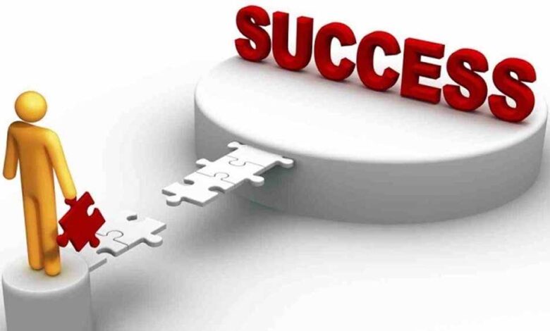 इन 5 आदतों वाले लोग बनते हैं सफलता के प्रतीक, दुनिया भी मानती है लोहा