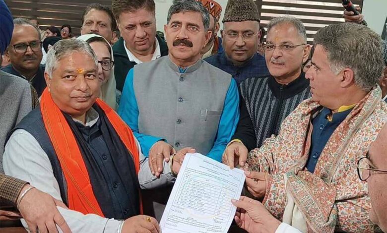 उमर अब्दुल्ला को राज्यसभा चुनाव में लगा बड़ा झटका, कौन हैं सतपाल शर्मा? जिसने तोड़े 4 MLA