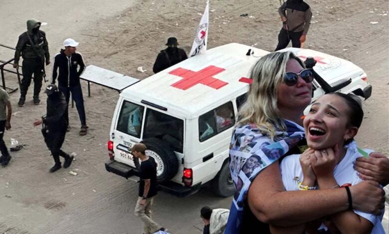 हमास की कैद से 2 साल बाद रिहा हुए 7 इजरायली, तेल अवीव में जश्न; क्या अब टकराव फिर बढ़ेगा?