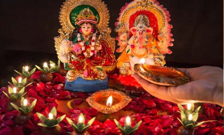 जानें कब है लक्ष्मी पूजन, प्रदोष काल के बाद पूजन है सबसे शुभ – Khabar Jagat