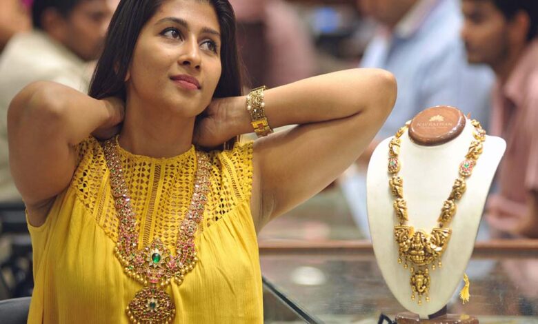 10 ग्राम का भाव पहुंचा ₹1,23,977, धनतेरस पर होगा ₹1.30 लाख तक! – Khabar Jagat