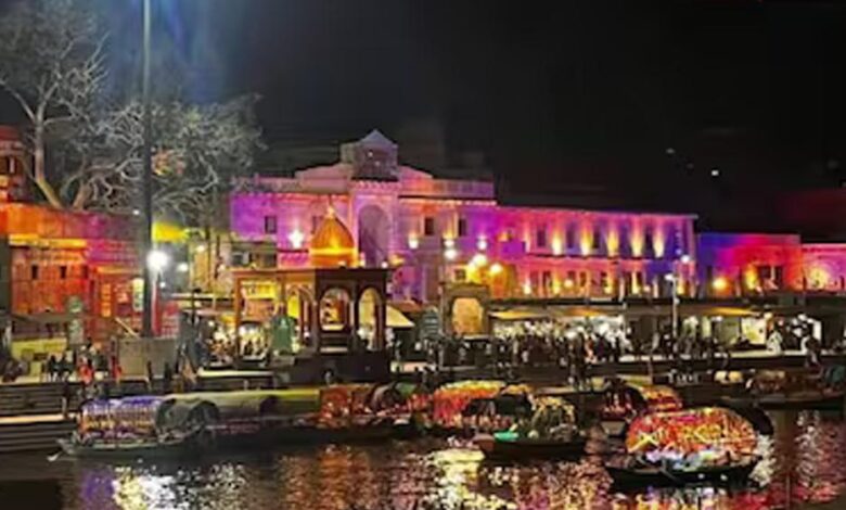 चित्रकूट में दीपावली मेले की भव्य शुरुआत, पहले दिन उमड़े 8 लाख श्रद्धालु; आज CM मोहन करेंगे कामदगिरी परिक्रमा