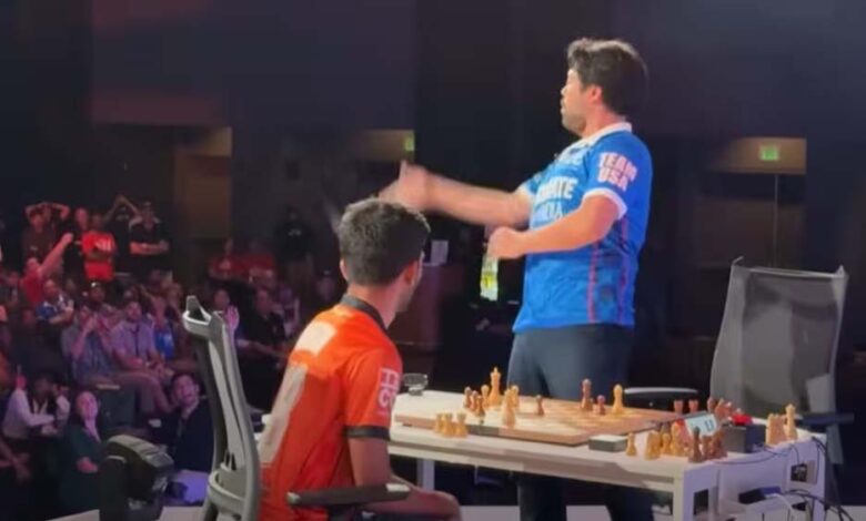 हिकारू नाकामुरा ने वर्ल्ड चैम्पियन डी. गुकेश को हराया, जीत के बाद किंग उठाकर दर्शकों की ओर फेंका