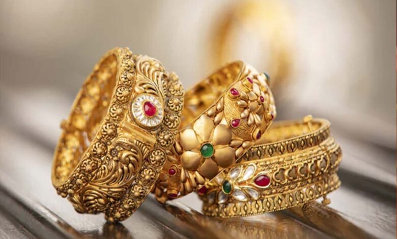 करवा चौथ से पहले सोने-चांदी के दामों में उछाल, गोल्ड 1045 पार! जानिए अपने शहर का रेट