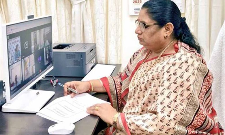 भावांतर योजना से किसानों को मिले अधिकतम लाभ, पंजीयन केंद्र बढ़ाएं, प्रचार तेज़ करें : मंत्री सुश्री भूरिया