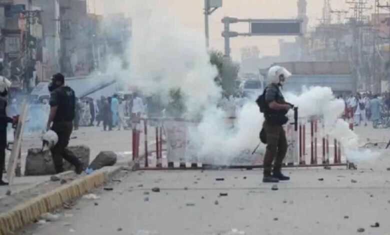 लाहौर-इस्लामाबाद में हिंसक झड़प, गोलीबारी में 40 की मौत – Khabar Jagat