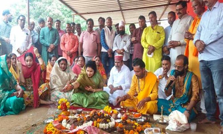 राज्यमंत्री श्रीमती गौर ने की गोवर्धन पूजा – Khabar Jagat