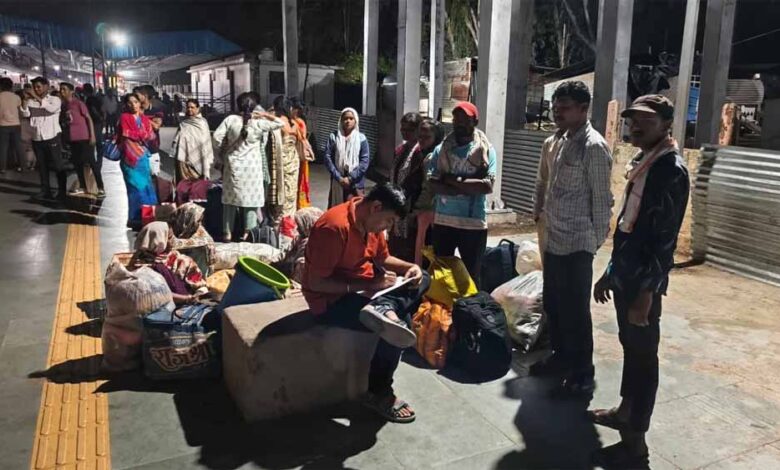 बंधुआ मजदूरी से मुक्त हुए 12 मैहर निवासी, महाराष्ट्र के जालना से सुरक्षित घर लौटे