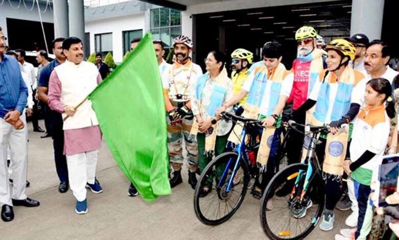 मुख्यमंत्री डॉ. यादव ने पैडल-टू-प्लांट कार्यक्रम नया भारत-हरा भारत यात्रा को झंडी दिखाकर किया रवाना