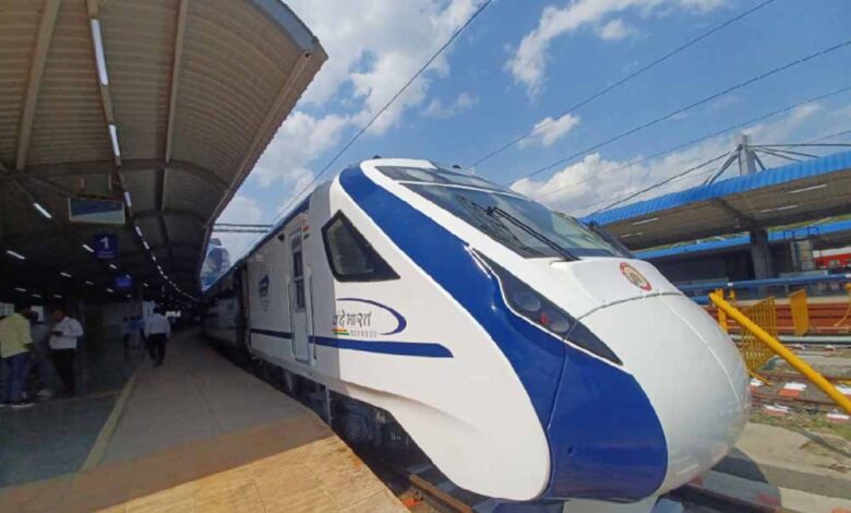 भोपाल से लखनऊ तक वंदे भारत एक्सप्रेस की रफ्तार, जानें कब होगा शेड्यूल जारी