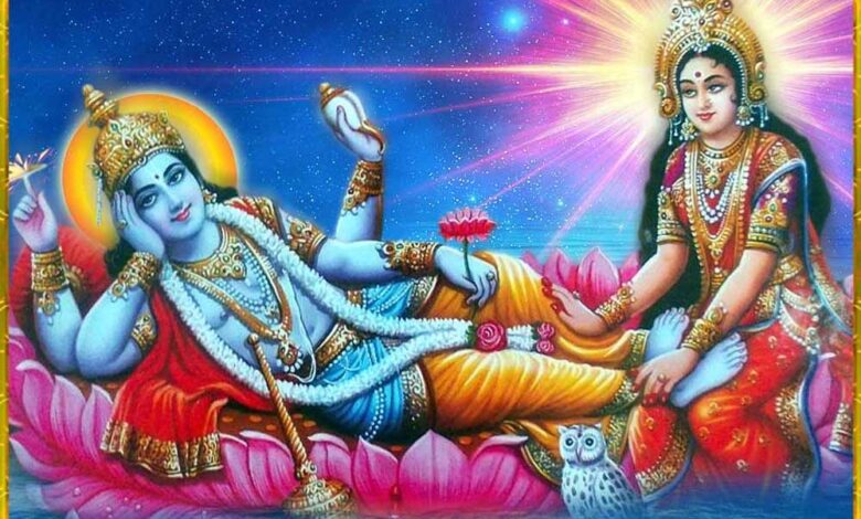 देव दीपावली पर भगवान विष्णु-लक्ष्मी की आरती से पाएं पूर्ण आशीर्वाद और मनोवांछित फल!