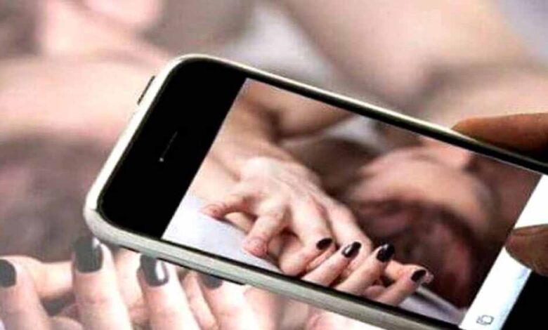 MMS क्या होता है? जानें कैसे लीक होती हैं प्राइवेट वीडियो और क्या है सजा का प्रावधान